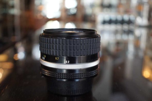 Nikon Nikkor 28mm F/2.8 AI-S CRC lens