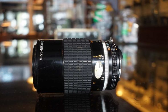 Nikon Micro-Nikkor 105mm F/4 AI-s lens