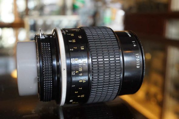 Nikon Micro-Nikkor 105mm F/4 AI lens