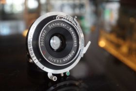 Schneider-Kreuznach Angulon 90mm F/6.8 lens in Compur shutter