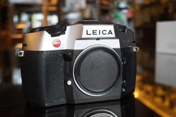 Leica R8 body chrome, boxed