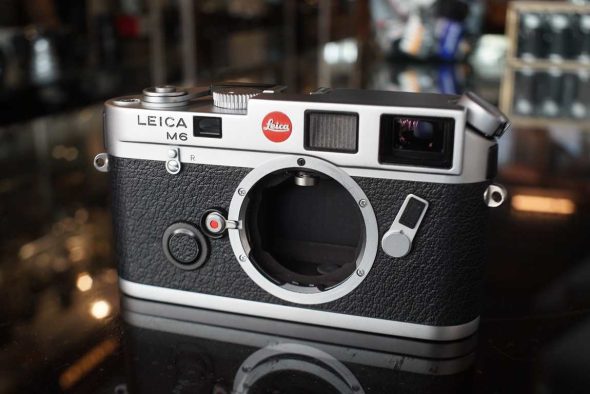 Leica M6 classic body chrome, recent CLA, with case