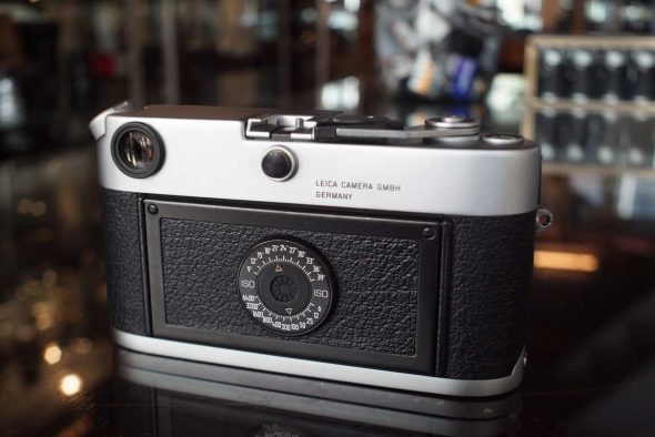 Leica M6 classic body chrome, recent CLA, with case