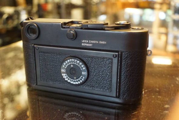 Leica M6 body black 0.72 with case