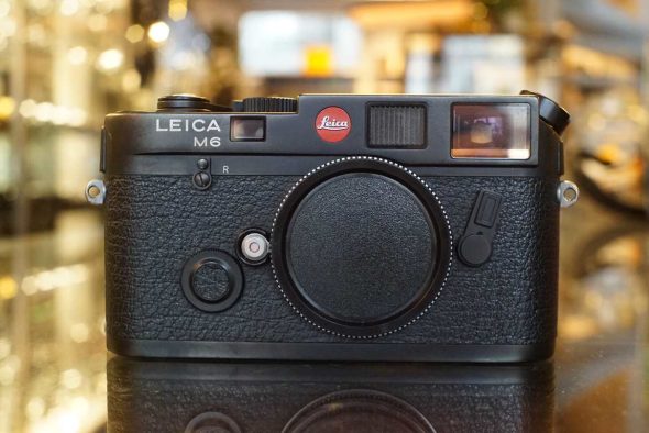 Leica M6 body black 0.72 with case