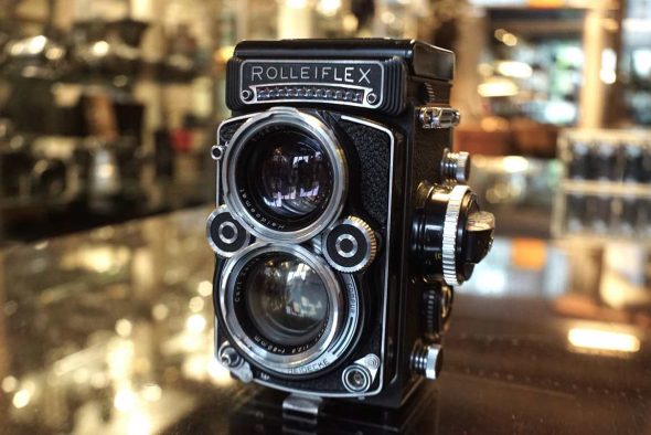 Rolleiflex 2.8F TLR camera with Planar 80/2.8 lenses