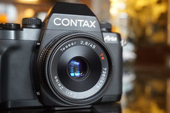 Contax Aria + Carl Zeiss 45mm F/2.8 MM pancake lens