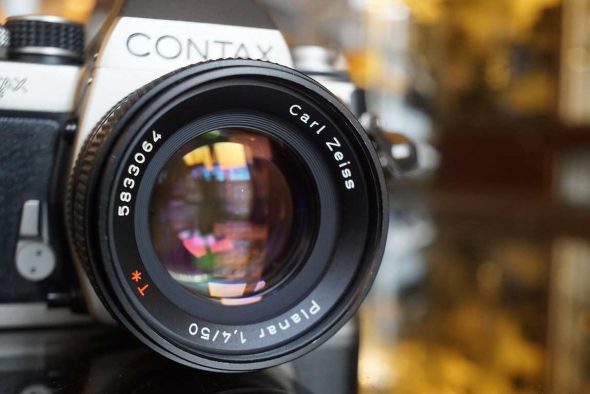 Contax S2 + Carl Zeiss 1:1.4 / 50mm