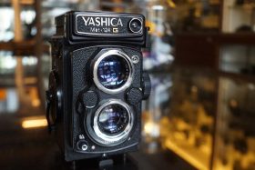 Yashica Mat 124G TLR camera w/ Yashinon lens