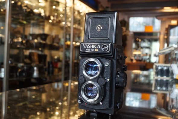 Yashica Mat 124G TLR camera w/ Yashinon lens