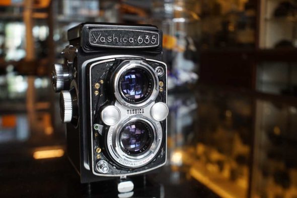 Yashica 635 kit w/ 35mm kit