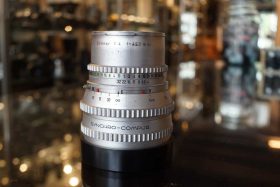 Carl Zeiss Sonnar 150mm F/4 chrome for Hasselblad V, worn