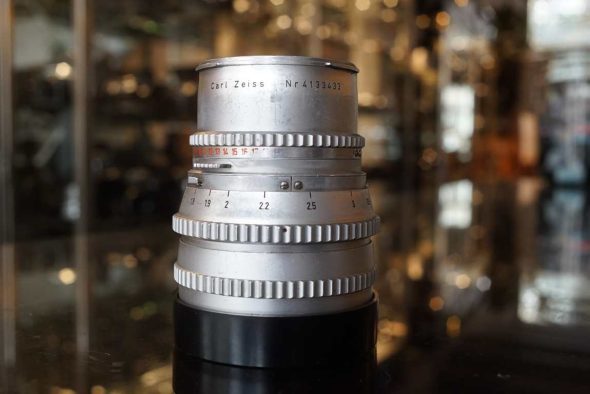 Carl Zeiss Sonnar 150mm F/4 chrome for Hasselblad V, worn