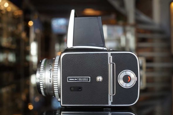 Hasselblad 500C/M + chrome 80mm F/2.8 T* coated lens and A12