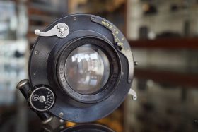 Hugo Meyer Goerlitz Aristostigma 210mm F/5.5 lens in Compound shutter
