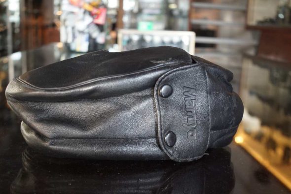 Leather pouch for Mamiya M645