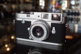 Leica M2 body (button rewind) + Elmar 50mm F/2.8 lens