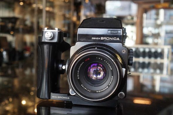 Bronica ETRC + 75mm F/2.8 + Prism finder + 220 back OUTLET KIT