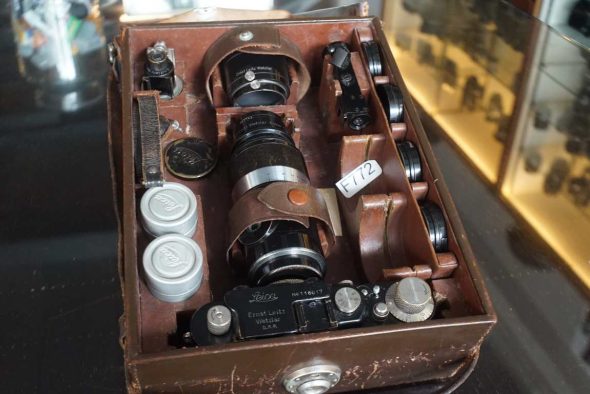 Leica III black paint outfit in leather case, collectors kit