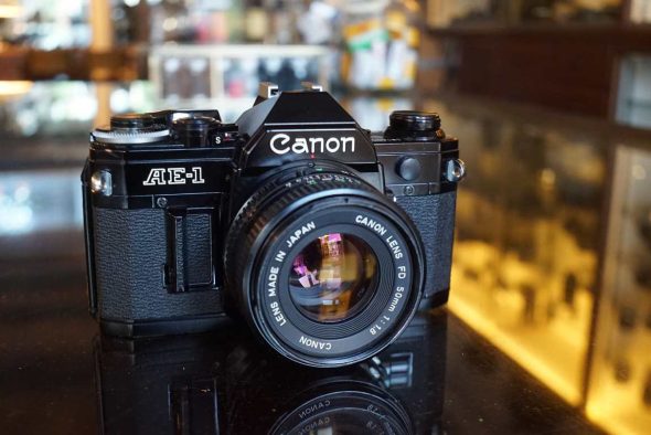 Canon AE-1 black + nFD 50mm f/1.8 lens kit