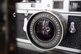 Leica Leitz Super-Angulon 21mm F/3.4 M-mount lens chrome