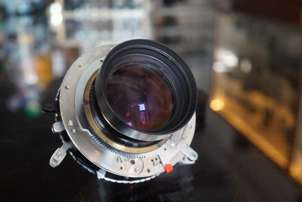 Schneider-Kreuznach Xenotar 105mm F/2.8 lens in Compur 1 shutter