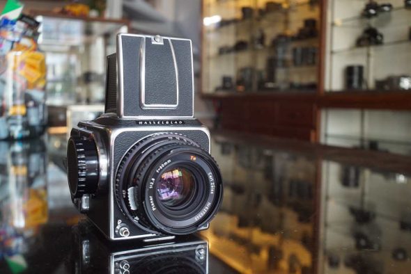 Hasselblad 500C/M + black 80mm F/2.8 T* Planar lens + A12 magazine