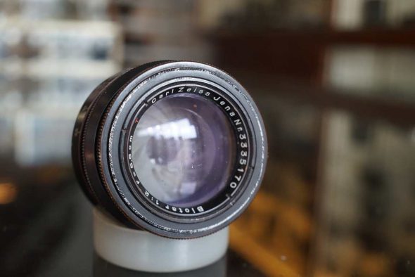 Carl Zeiss Biotar 58mm F/2 T lens black for Exakta mount, 1949