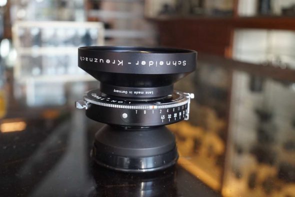 Schneider-Kreuznach Symmar-S 210mm F/5.6 lens in Copal-No.1 shutter