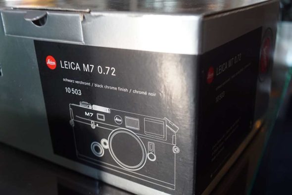 Leica 10503 M7 0.72 black chrome, boxed *shutter issue, read*