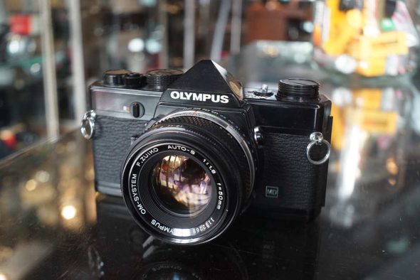 Olympus OM-1n black paint + OM 50mm F/1.8 lens