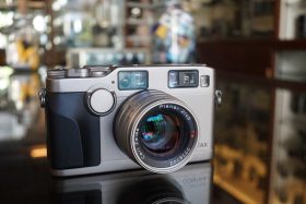 Contax G2 titanium + Planar 45mm F/2 T* lens