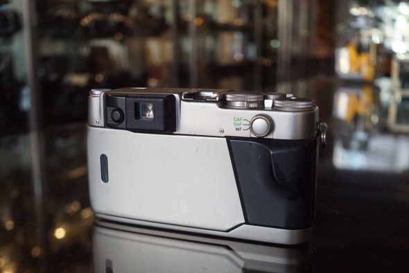 Contax G2 titanium + Planar 45mm F/2 T* lens