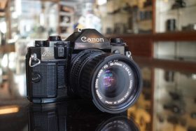 Canon A-1 + nFD 35-70mm f/3.5-4.5 lens kit