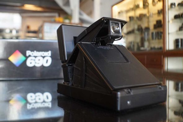 Polaroid 690 SLR Instant camera black, Japanese market, boxed
