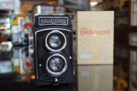 Rolleicord II in box with manual, collectible TLR