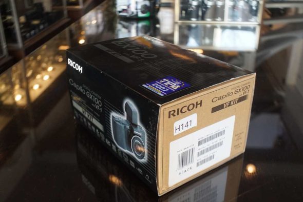 Ricoh Caplio GX100 with VF-1 kit, 10mp 3x optical zoom, boxed