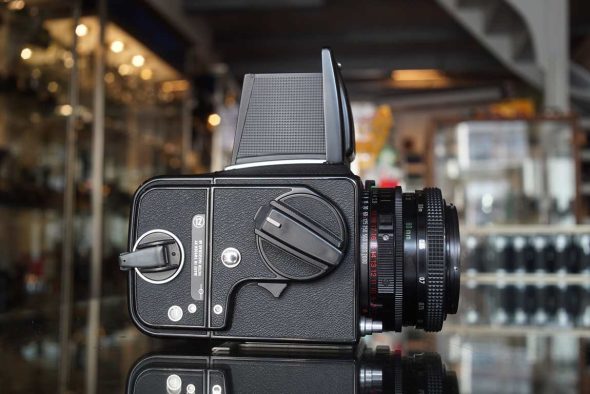 Hasselblad 2000FC/M + 80mm F/2.8 F lens + A12 magazin