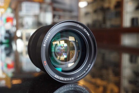 Contax Zeiss Vario-Sonnar 35-135mm F/3.3-4.5 T* lens for C/Y