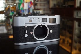 Leica M5 chrome, 3-lug body, for parts/repair