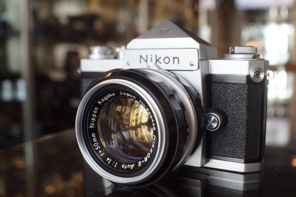 Nikon F, Eye level finder + Nikkor-S 1:1.4 / 5cm