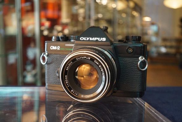 Olympus OM-2 spot/program + OM 50mm F/1.8 lens