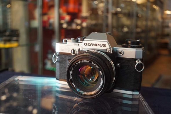 Olympus OM10 + OM Zuiko 50mm f/1.8 MC kit
