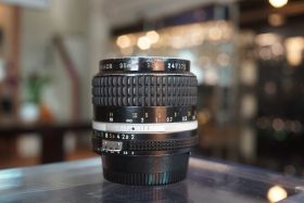 Nikon Nikkor 35mm f/2 AIS, WORN