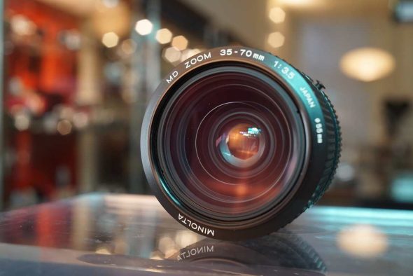 Minolta MD Zoom 35-70mm f/3.5 Macro version w/ hood