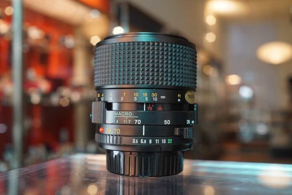 Minolta MD Zoom 35-70mm f/3.5 Macro version w/ hood