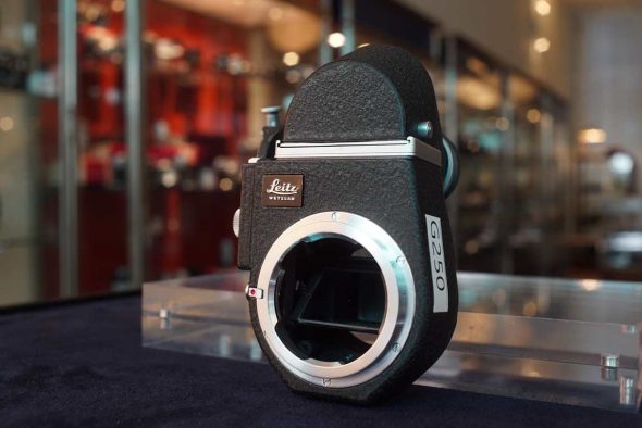 Leica Visoflex III with prism finder, OUTLET