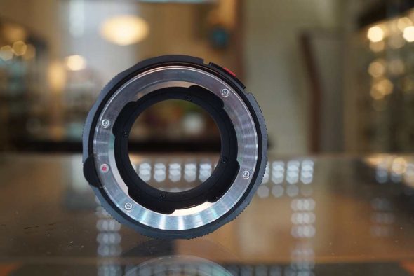 Voigtlander VM-X Leica M to Fujifilm X close focus lens adapter