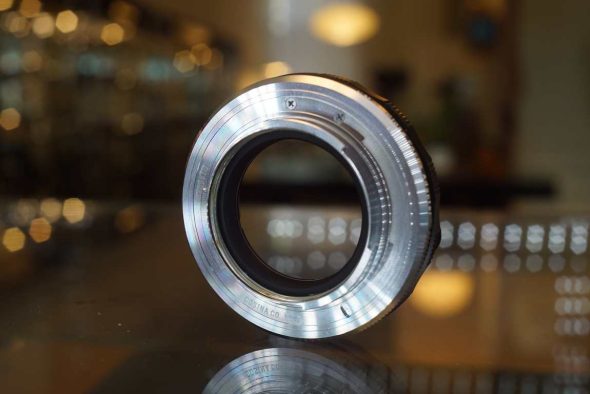Voigtlander VM-X Leica M to Fujifilm X close focus lens adapter