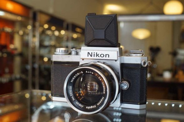 Nikon F chrome with DW-1 WLF + Nikkor-S 35mm F/2.8 lens, worn but usable